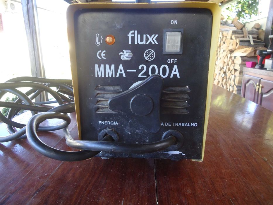 duas maquina s para serralharia