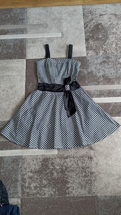 Sukienka rozkloszowana pin-up M/L