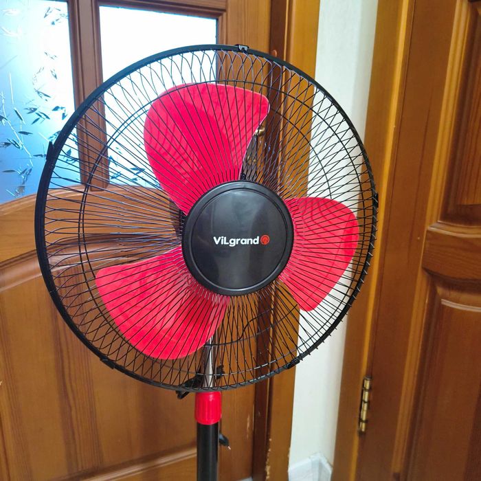 Підлоговий вентилятор з обдуванням площі 3 швидкості тихий