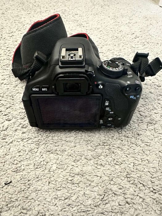 Фотоапарат Canon 600D (Rebel T3i) + обʼєктив + зарядка + чохол