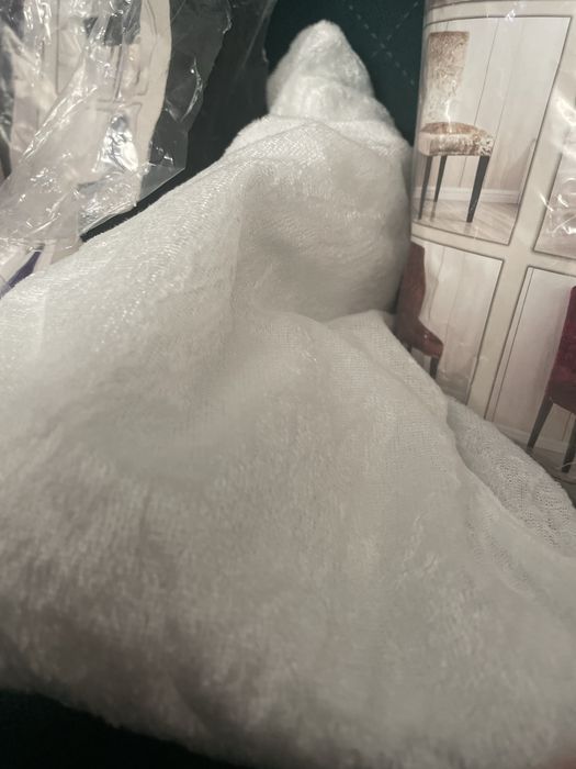 Białe Welurkowe pokrowce na krzesla nowe 12sztuk