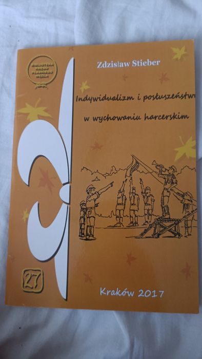 Książka harcerska "Indywidualizm i posłuszeństwo w wychowaniu..."