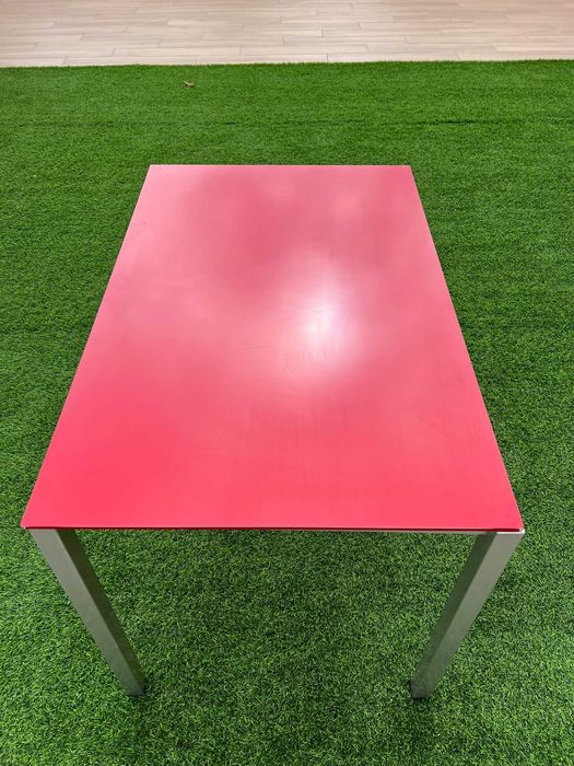 Mesa Moderna com Tampo Vidro Temparado Vermelho