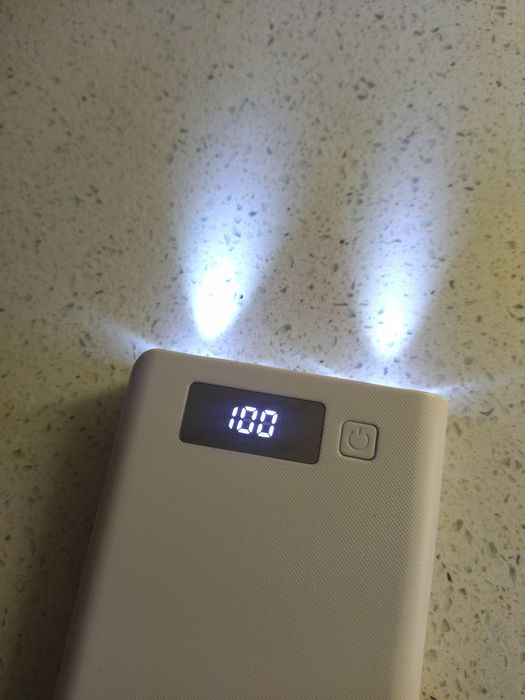 Powerbank com Grande Capacidade - Branco 17000mAH