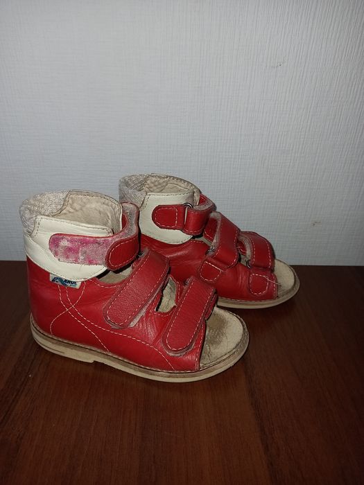 Ортопедичне літнє взуття