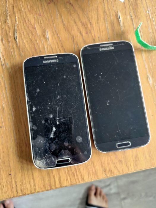 2x Samsung Galaxy S4 gi9505 uszkodzone