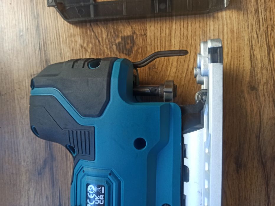 Wyrzynarka akumulatorowa Erbauer 12V compact