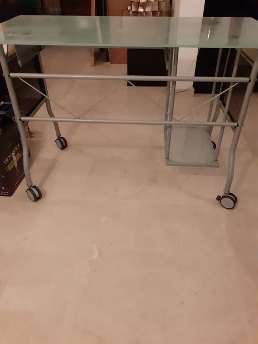 Secretária em vidro