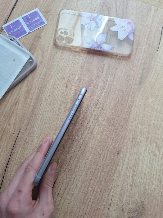 Iphone 11 stan idealny duży zestaw