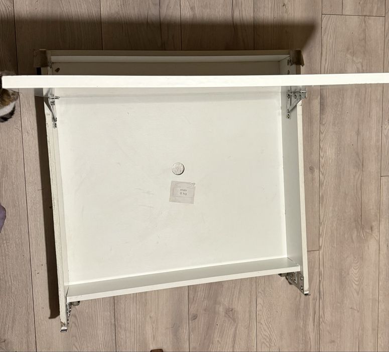 Fotel z funkcją łóżka rozkładanego z pojemnikiem na pościel