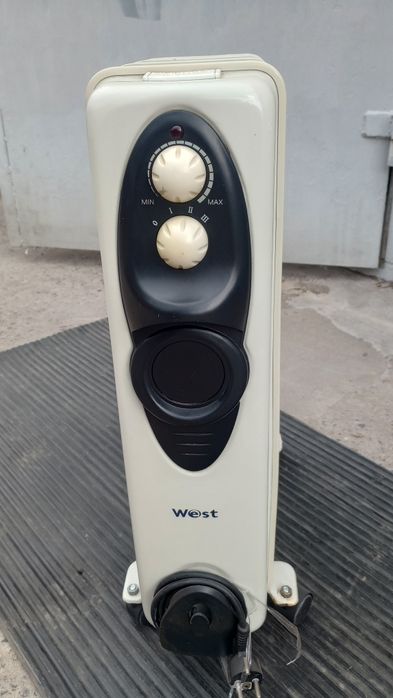 Обогреватель  масляный на ножках