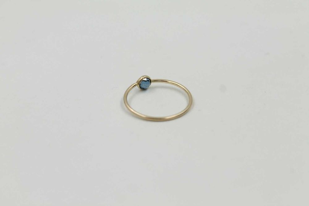 Delikatny złoty pierścionek  -585- R.8