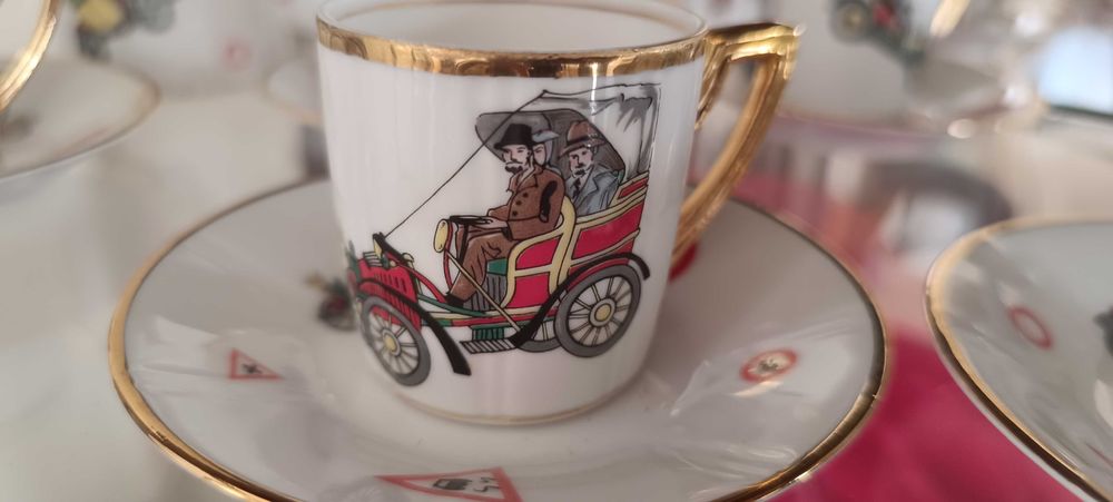 Serviço café ArteDeco motivo automobile