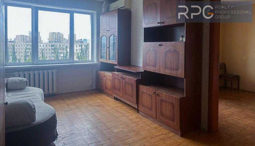 Продається 3к. квартира по вул. А.Солов'яненка,8  рк