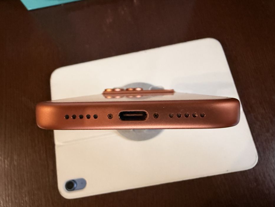 iPhone 17 pro orange(заблокований)