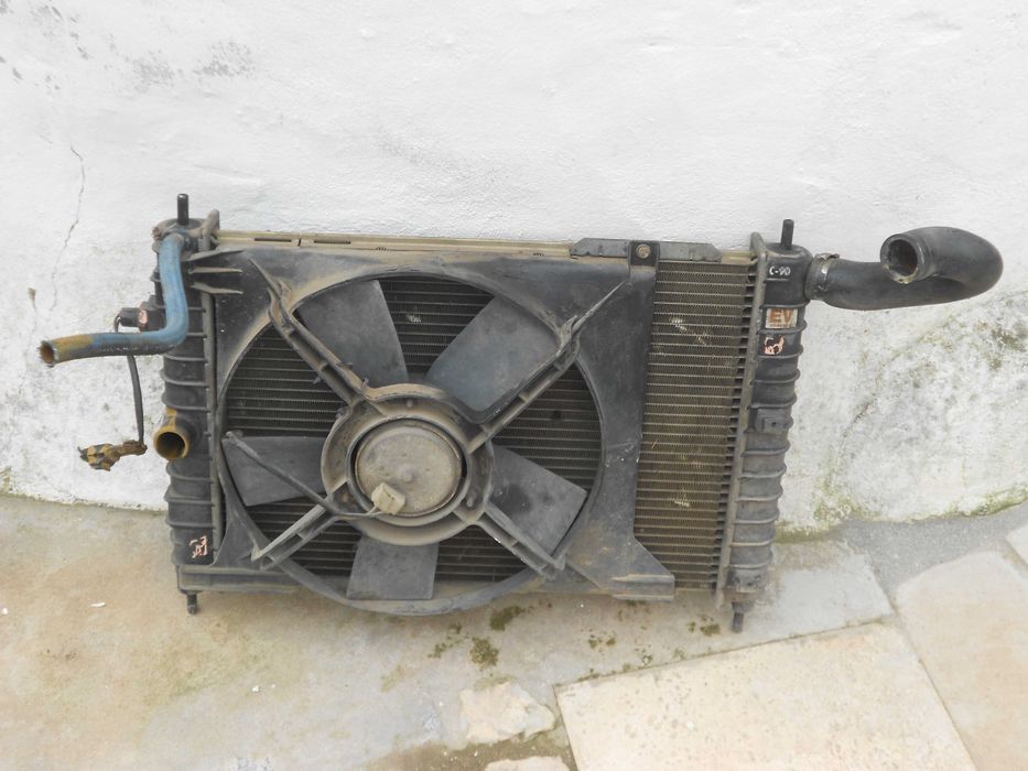 Diversas peças OPEL KADETT E Delvan 1.7D baratas para desocupar
