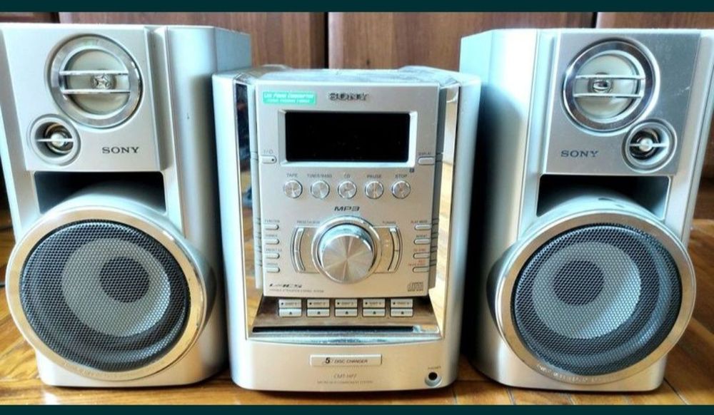 Sony CMT-HP7 - Музыкальный Центр, две колонки
С пультом управления ДУ