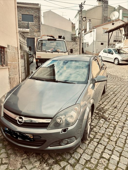 Opel astra 1.7  300mil quilometros