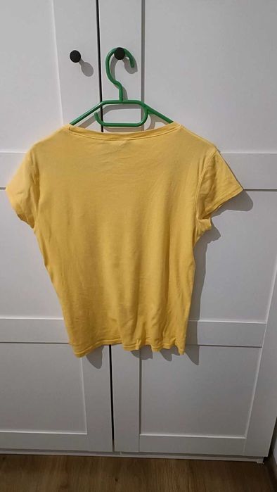 żółty t-shirt