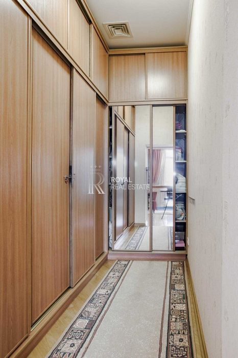 Продаж Квартира 5кім. 325м2 вул. Софіївська Дворівнева Газ Метро