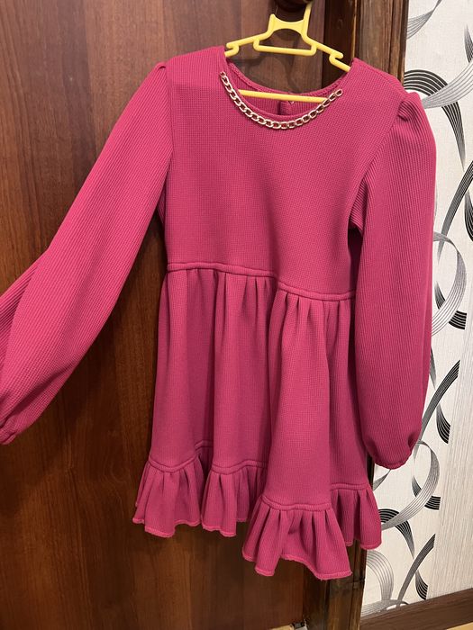 Продам плаття та комтюм на дівчинку