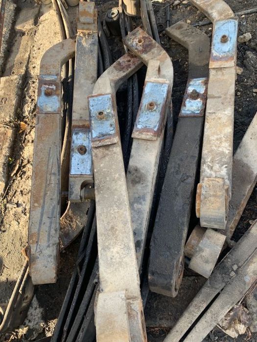 5010600763 resor tylny 2 piórowy lewy tył na poduszce renault