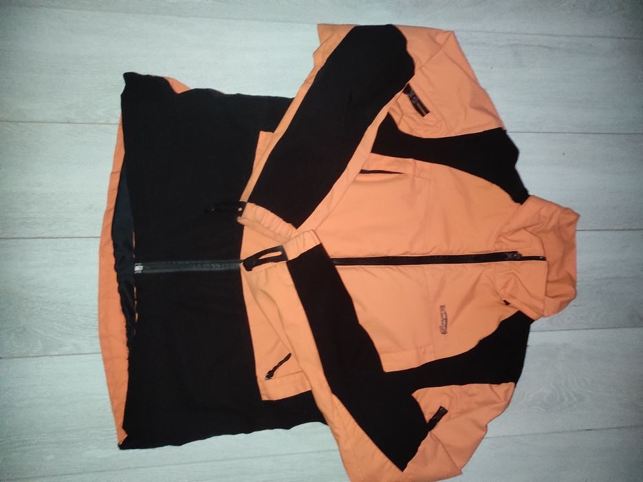 Курточка женская горнолыжная