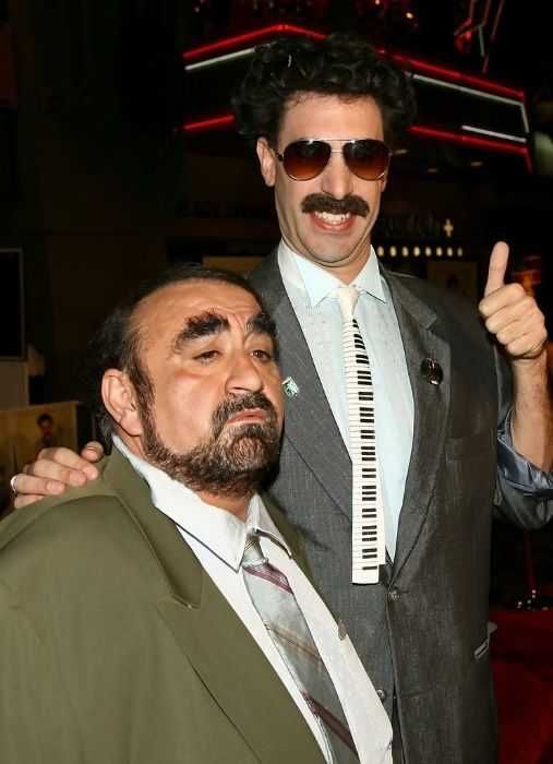 BORAT (Sacha Cohen/Pamela Anderson) + de 30 minutos de Cenas Cortadas