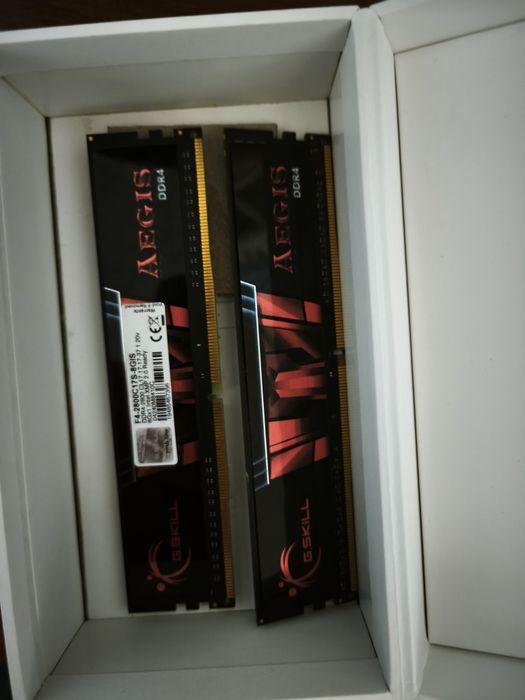 Fonte 700w e 2 placas gskill 8gb ram cada ddr4 usados