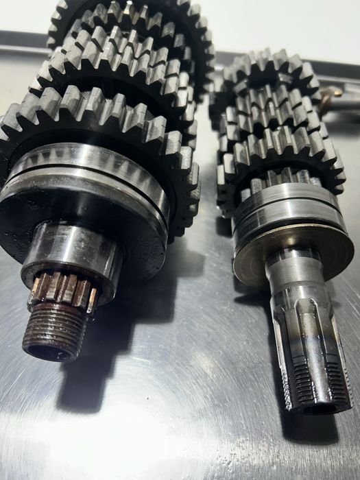 Skrzynia biegów KOMPLETNA SUZUKI GSXR 600 K1 K2 K3 sprawna