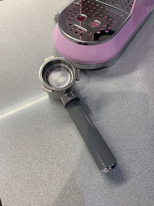 Máquina de Cafe Manual Smeg ECF01PKEU