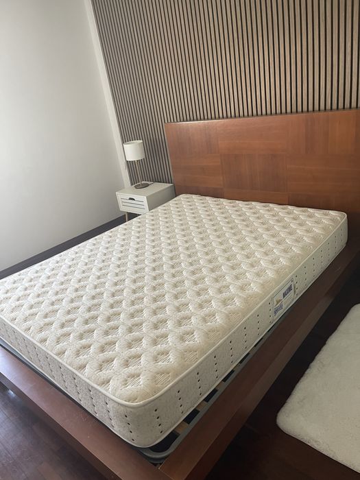 Cama casal com colchao