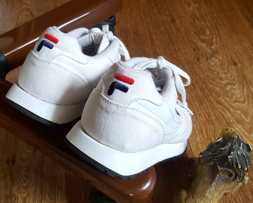 Білі кросівки fila original usa