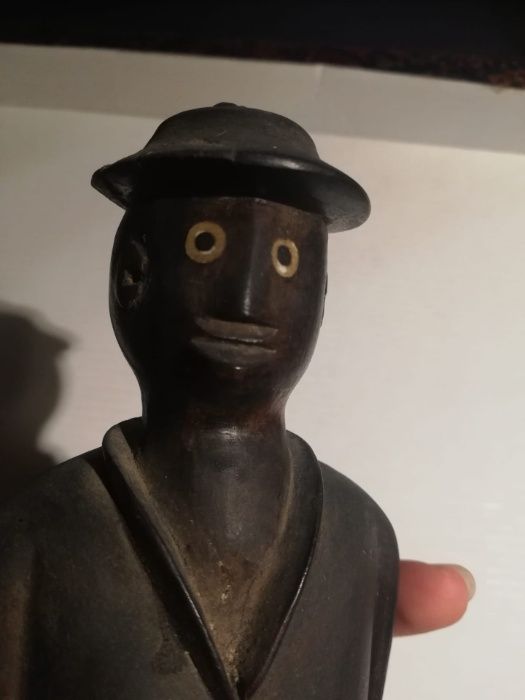 Estatueta Africana em madeira