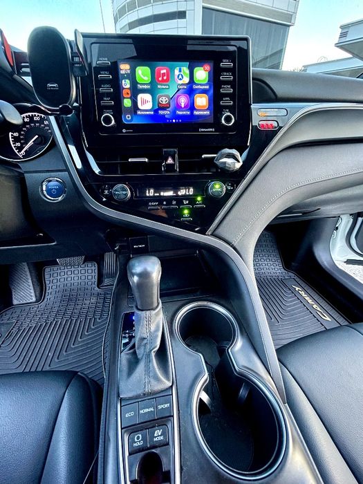 Toyota Camry SE 2023 Hybrid