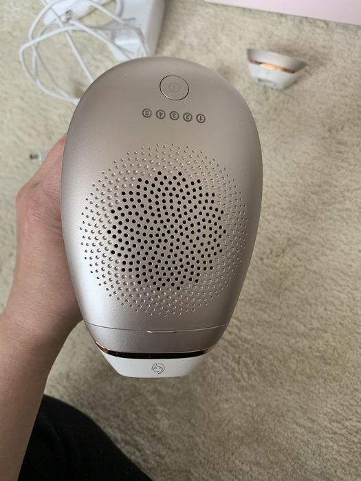 Depilator laserowy Philips Lumea.