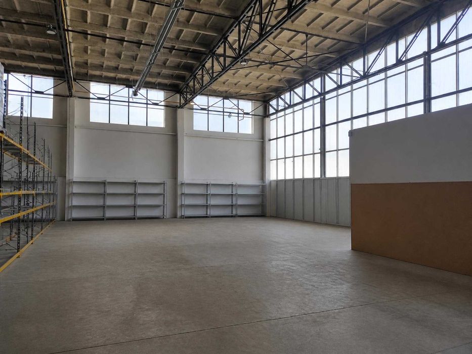 Hala z biurami 3200m2 w centrum Wrocławia do wynajęcia!