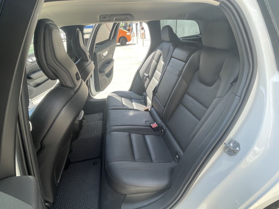 Volvo V60 2018 VIN YV1ZWA8UDK1015253 фото оголошення 9 з 24