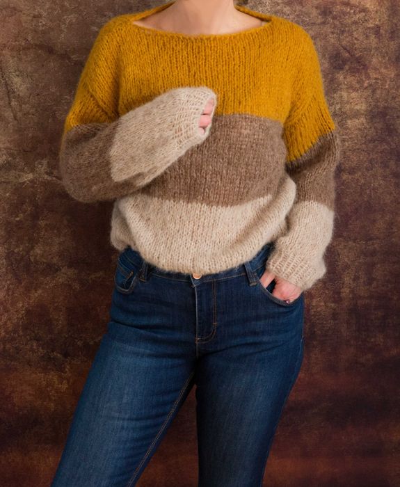 Sweter ręcznie robiony na drutach. Oversize