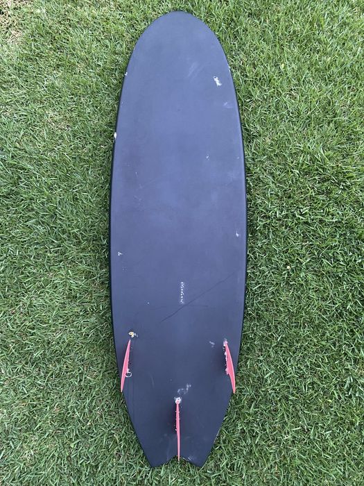 Prancha surf Tábua 6”0 com quilhas e deck