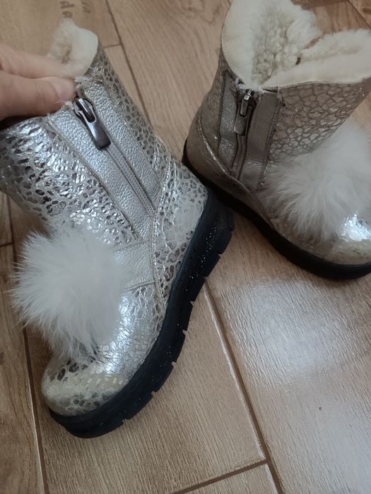Зимові шкіряні чоботи на хутрі для дівчинки