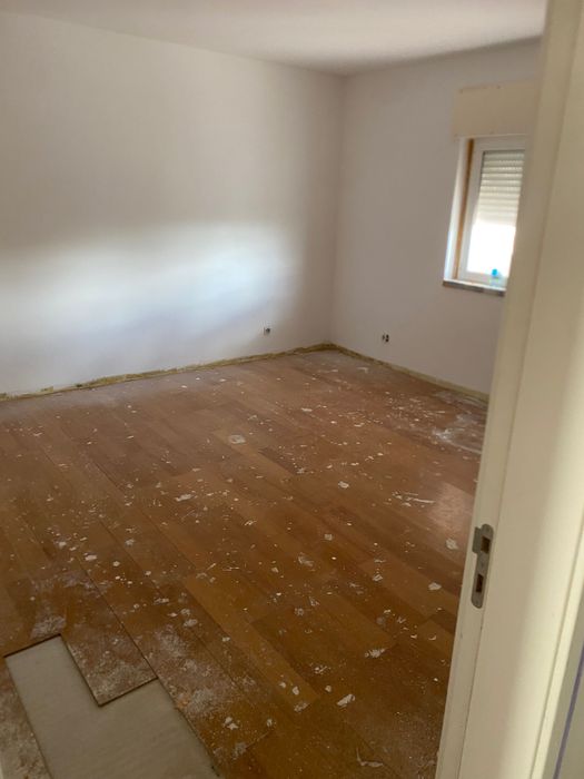 Serviço de pintura, em muros, portões, interiores. Sob orçamento.