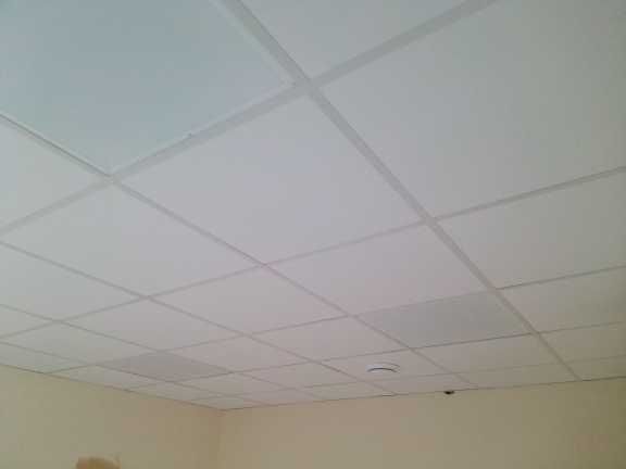 Sufit kasetonowy Armstrong komplet podwieszany m2 Amf Ecophone Rockfon