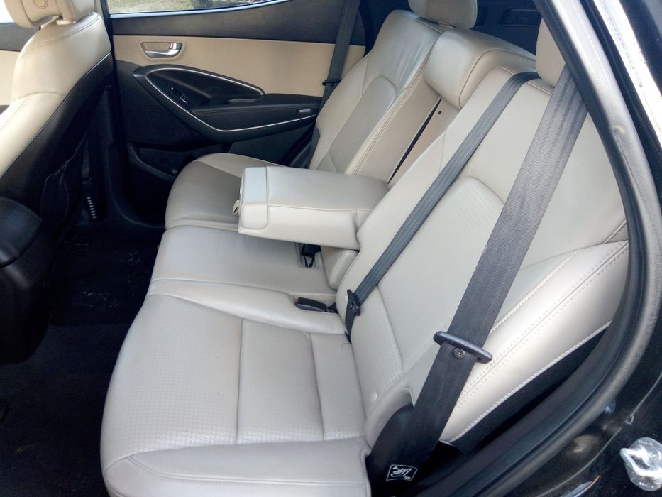 Шикарний автомобіль, один і єдиний власник в Україні!