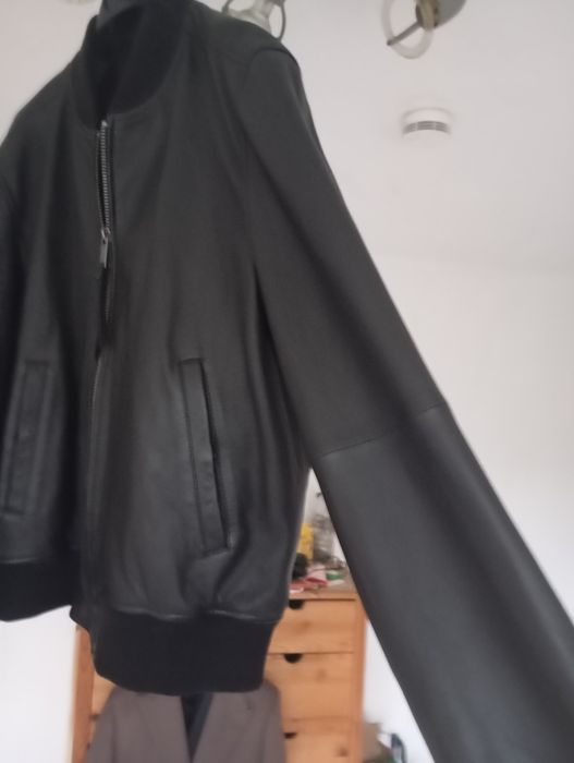 Кожаная куртка итальянского бренда.