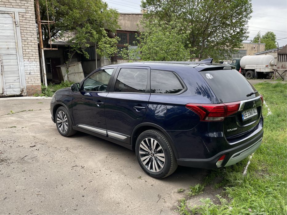 Mitsubishi Outlander 3