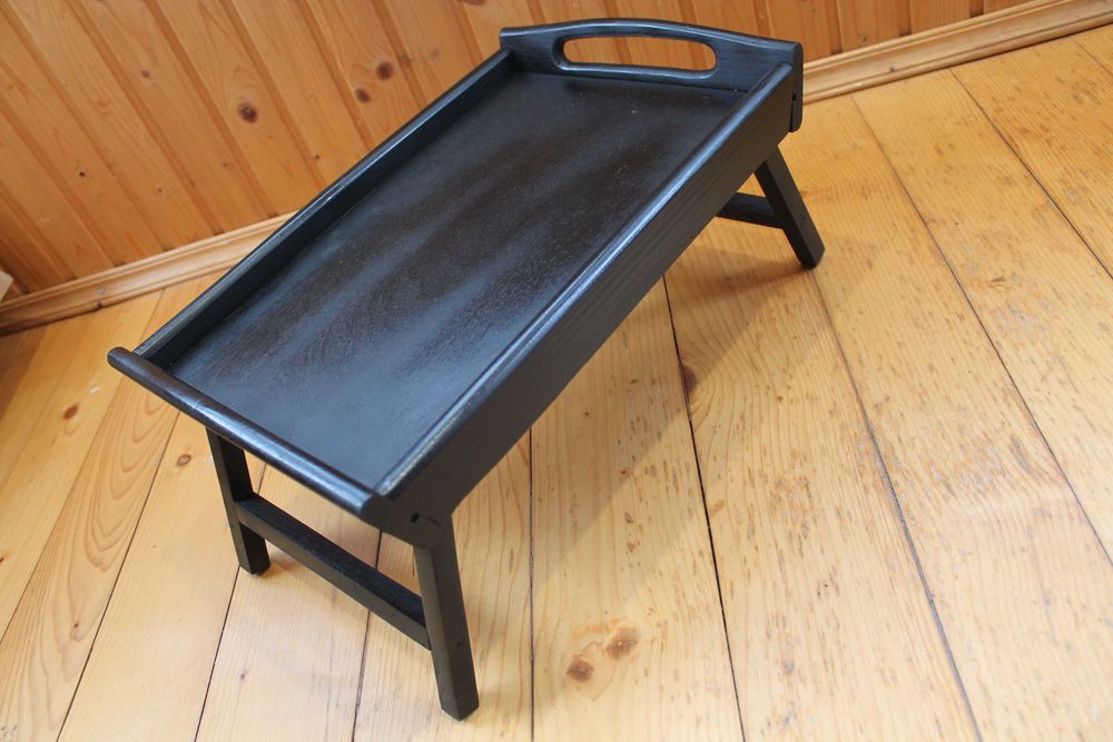 Столик для сніданку зі складними ніжками