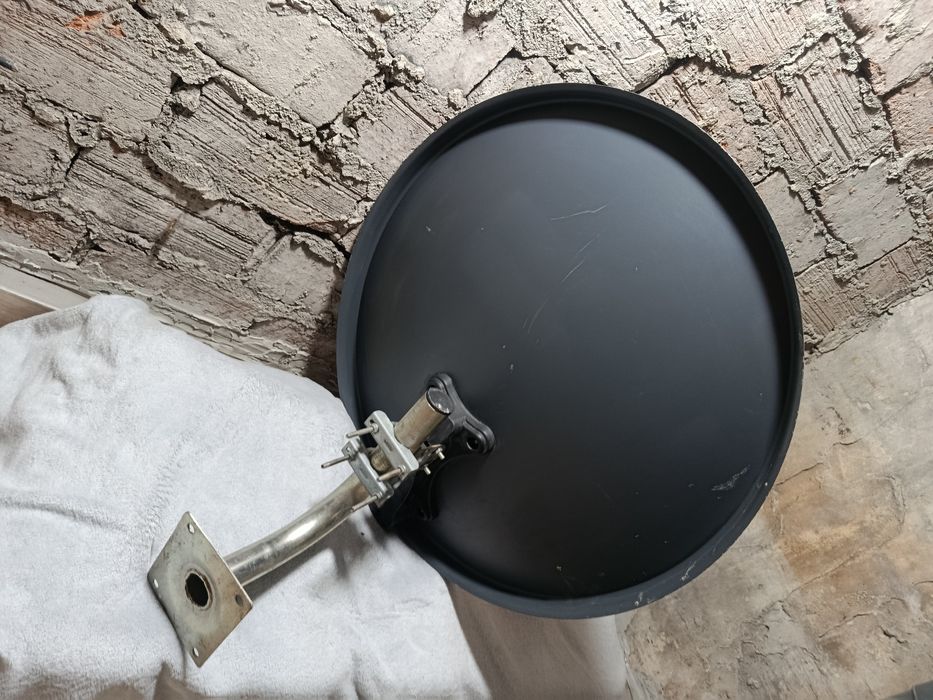 Antena satelitarna Cyfrowy Polsat HD 60 cm + konwerter Sharp Twin LNB