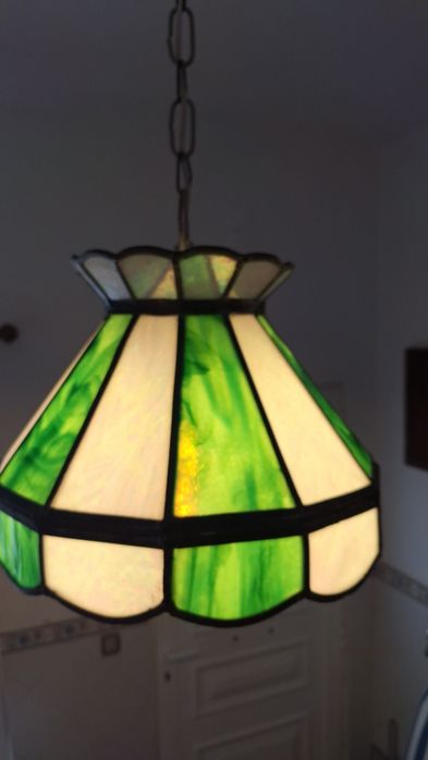 Candeeiro Vintage em Vitral Artesanal Estilo Tiffany – Verde e Branco