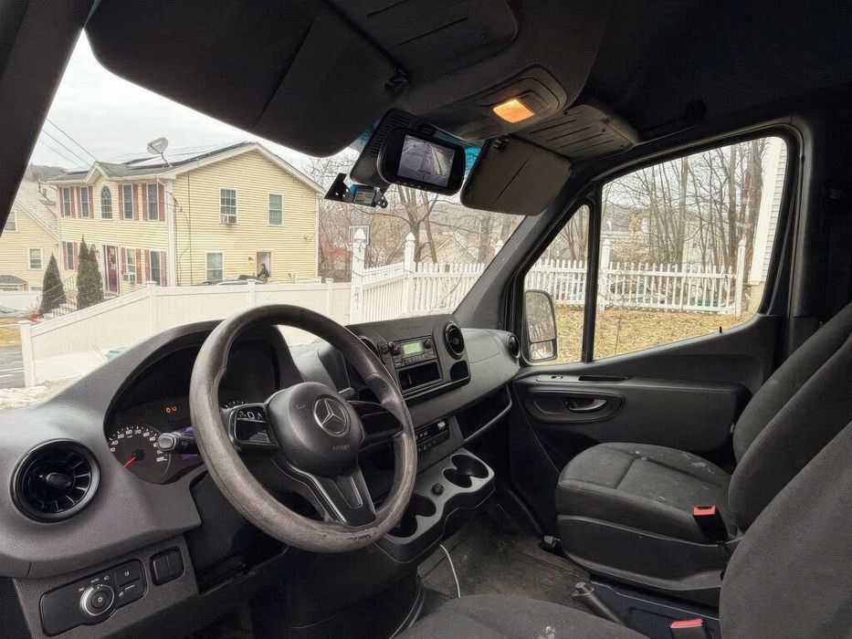 Mercedes-Benz  Sprinter      2019